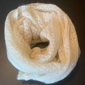 Roots | White knit scarf